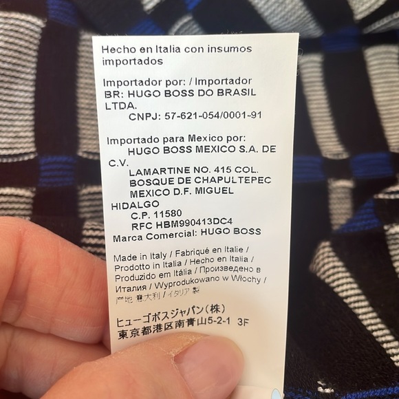 Hugo Boss Viscose sweater Large (made in Italy so fits more an American Medium) - Picture 5 of 5